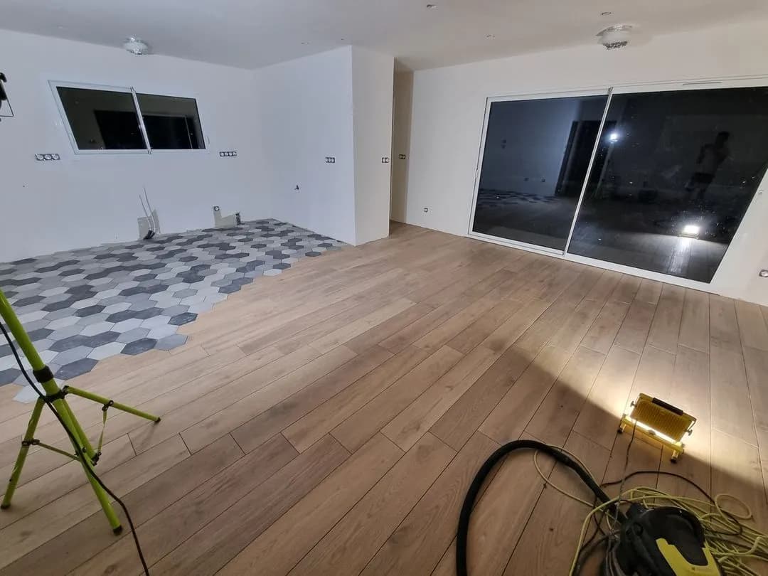 Salle de bain carrelée par Dôme Carrelage
